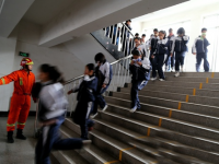 平凉一中学3000余名师生进建火场“逃生术”